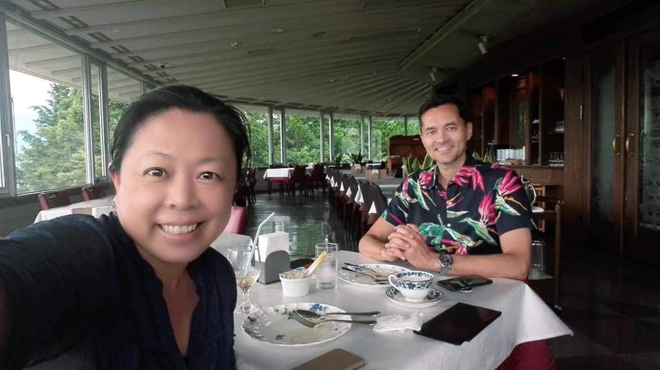 A snack with a friend at Budo no Oka