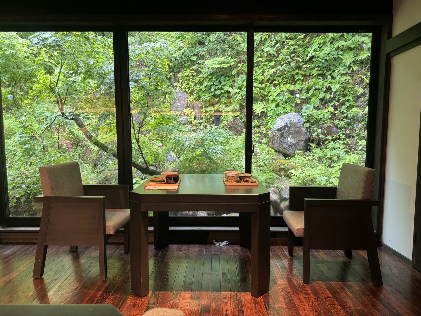 The breakfast room