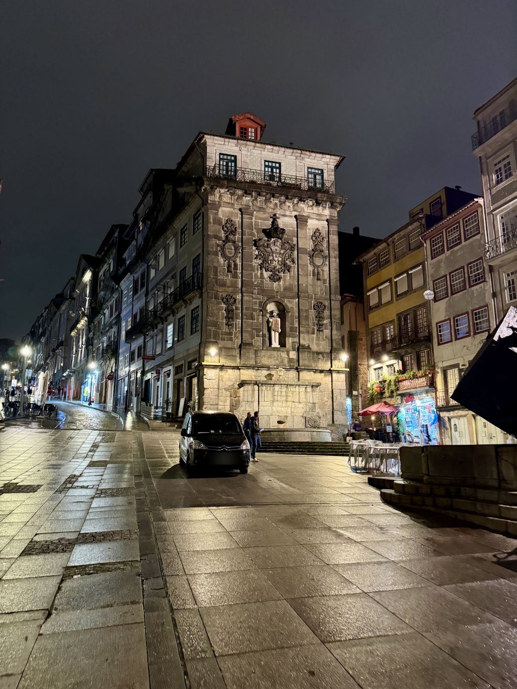 Largo de São Domingos at night