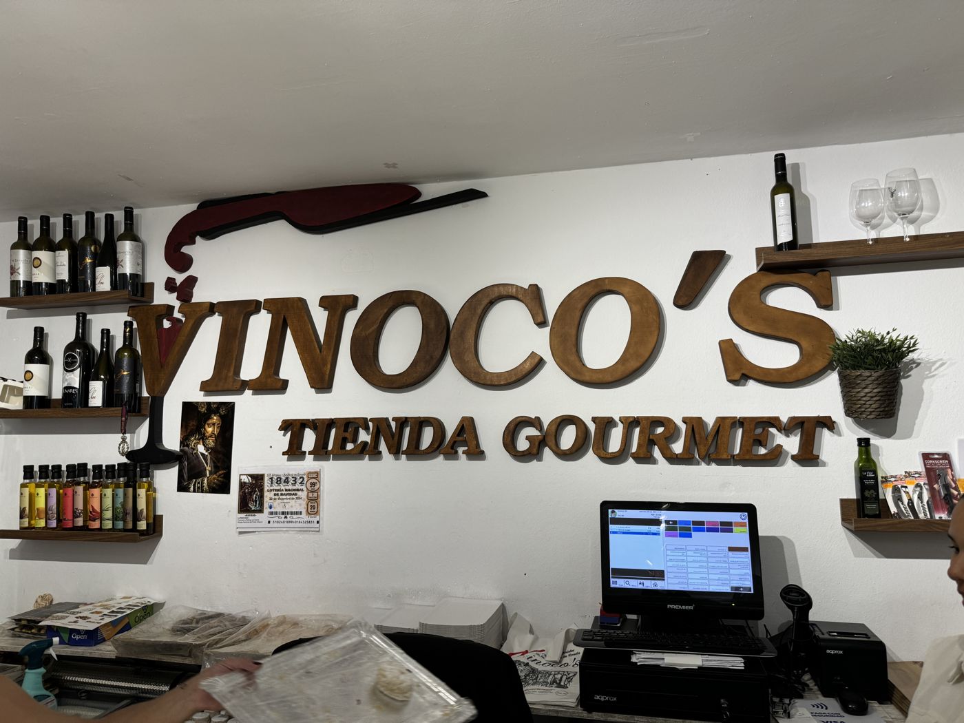 Vinoco's Tienda Gourmet