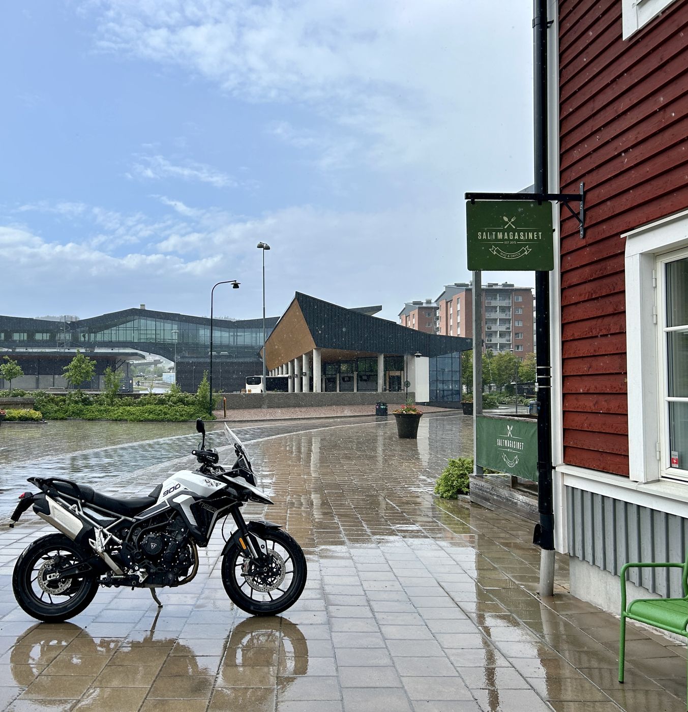 The Tiger 900 after the rain at Saltmagasinet