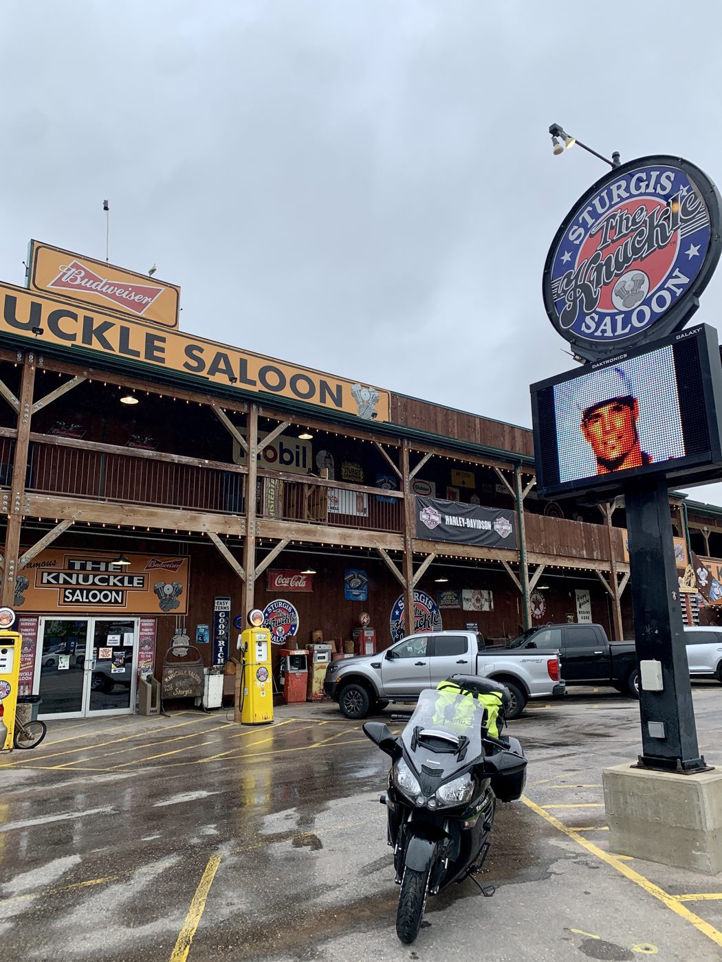 The Knuckle Saloon, Sturgis