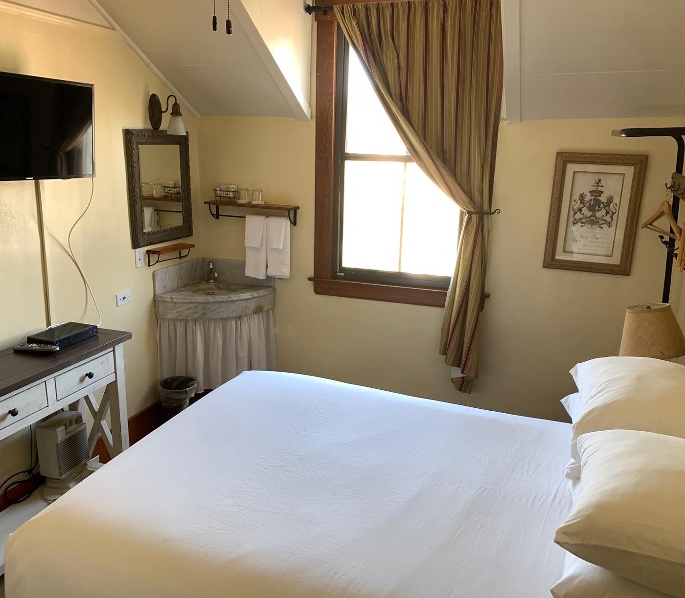 The room at the Sonoma Hotel